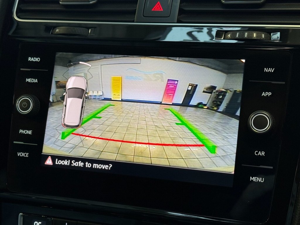 Used Volkswagen Golf 2019 for sale - 76640385: Photo 6