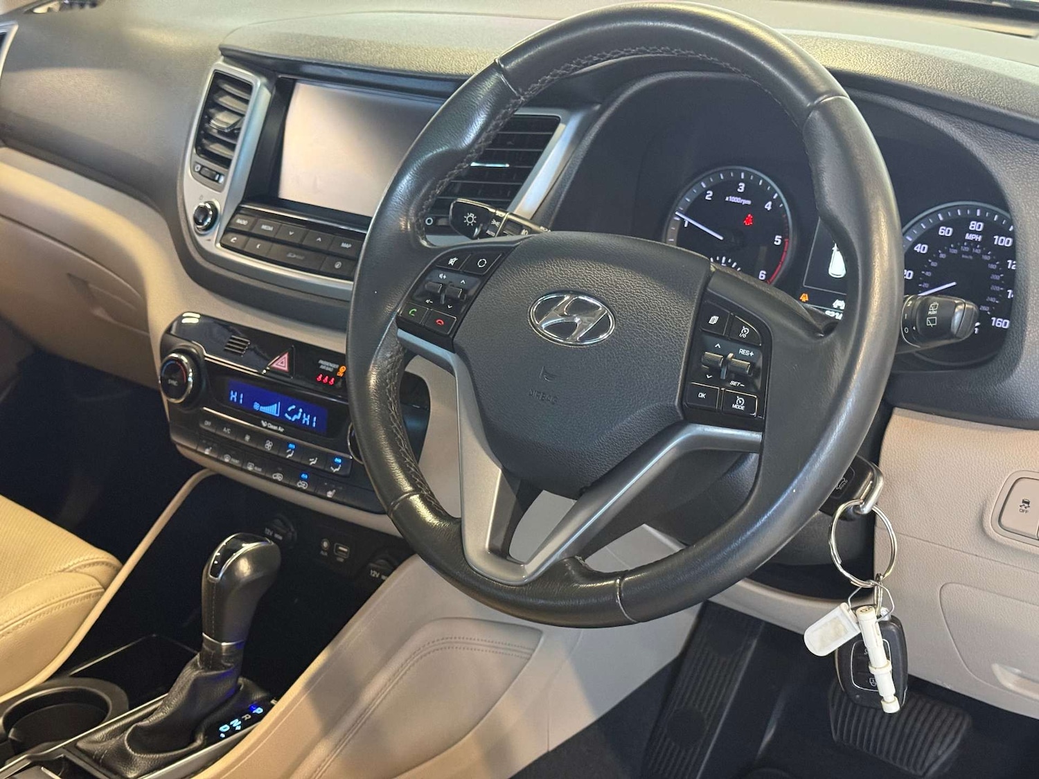 Used Hyundai TUCSON 2017 for sale - 77555451: Photo 2