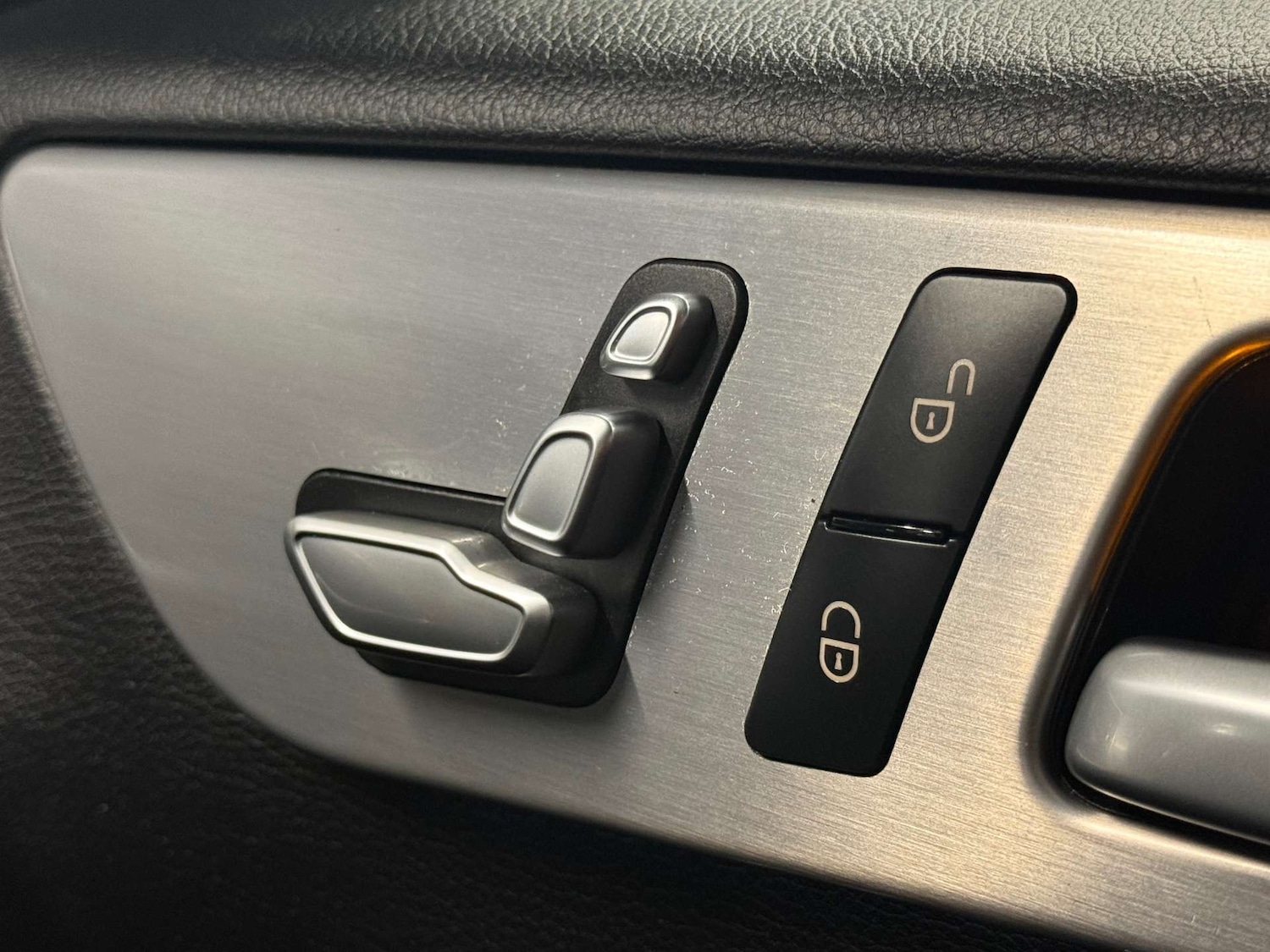 Used Mercedes-Benz GLE 2017 for sale - 77621904: Photo 3