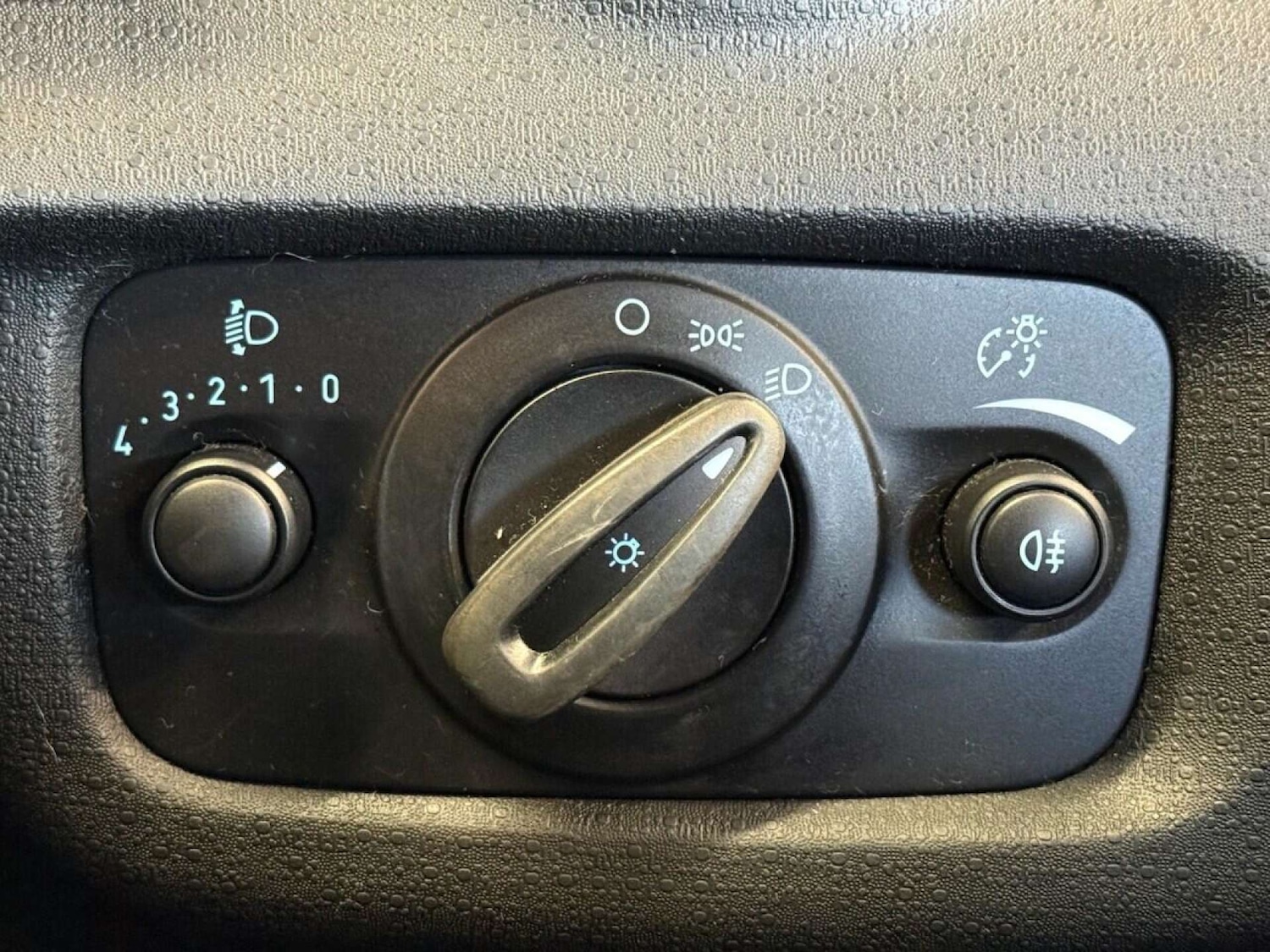 Used Ford Fiesta 2014 for sale - 76762015: Photo 24