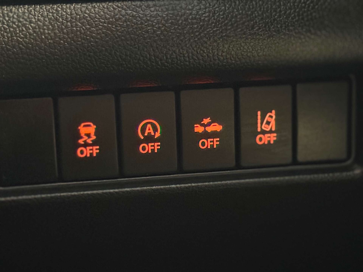 Used Suzuki Swift 2018 for sale - 77759669: Photo 36