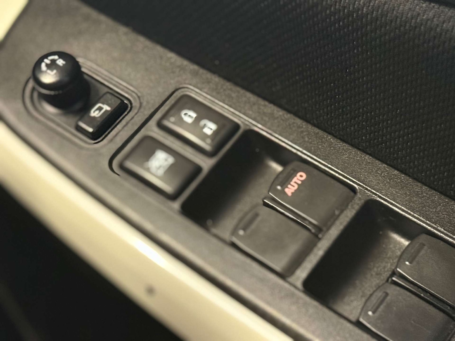 Used Suzuki Swift 2018 for sale - 77759669: Photo 37