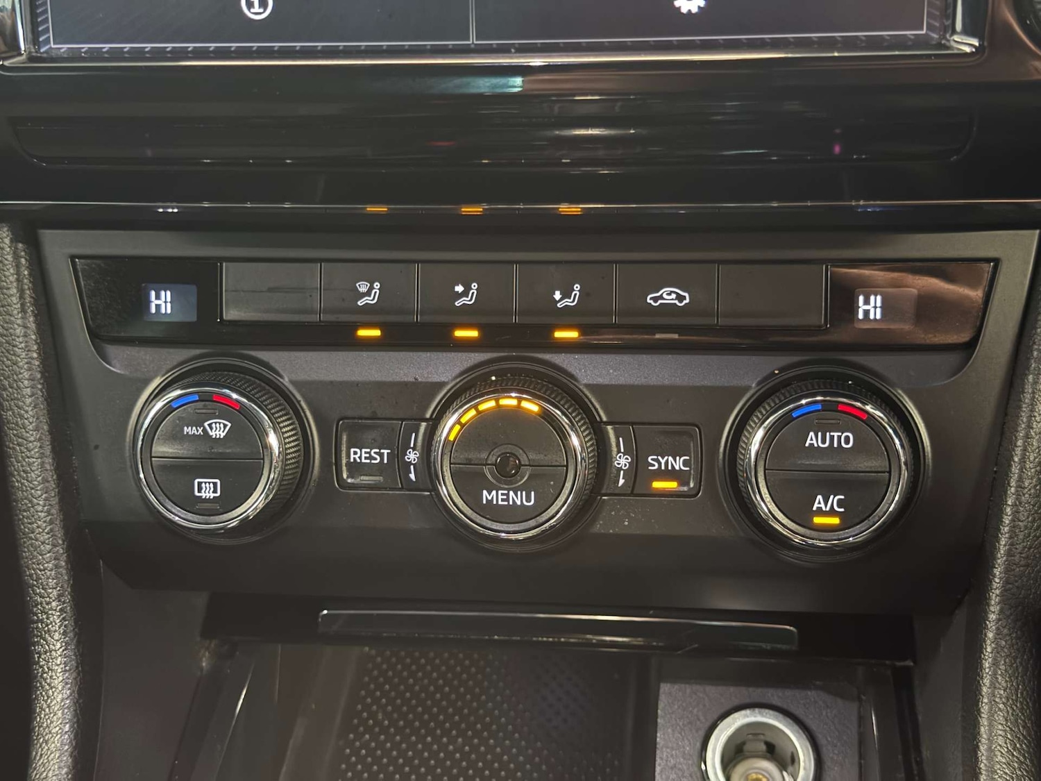 Used Skoda Superb 2017 for sale - 77621889: Photo 18