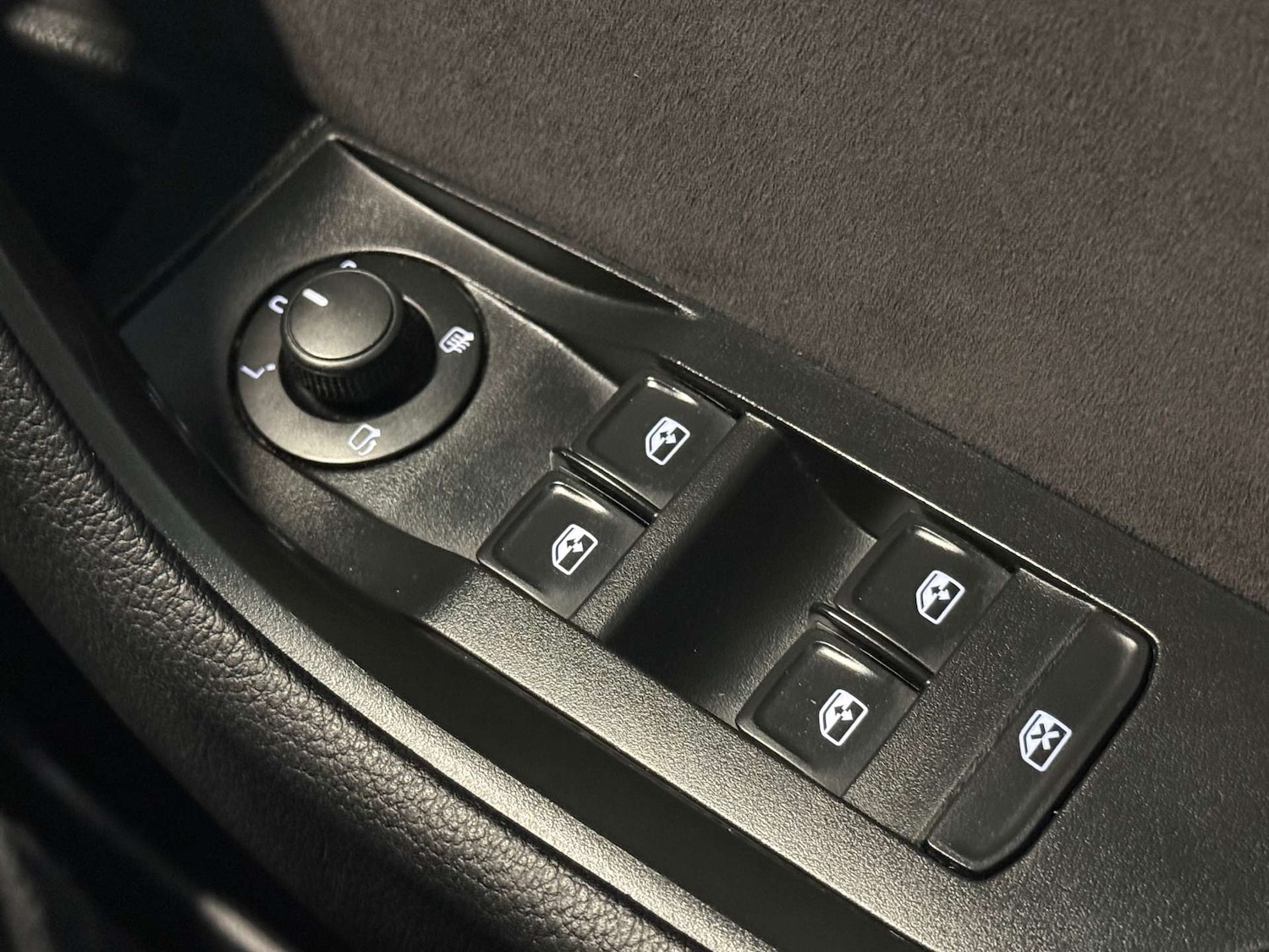 Used Skoda Superb 2017 for sale - 77621889: Photo 40