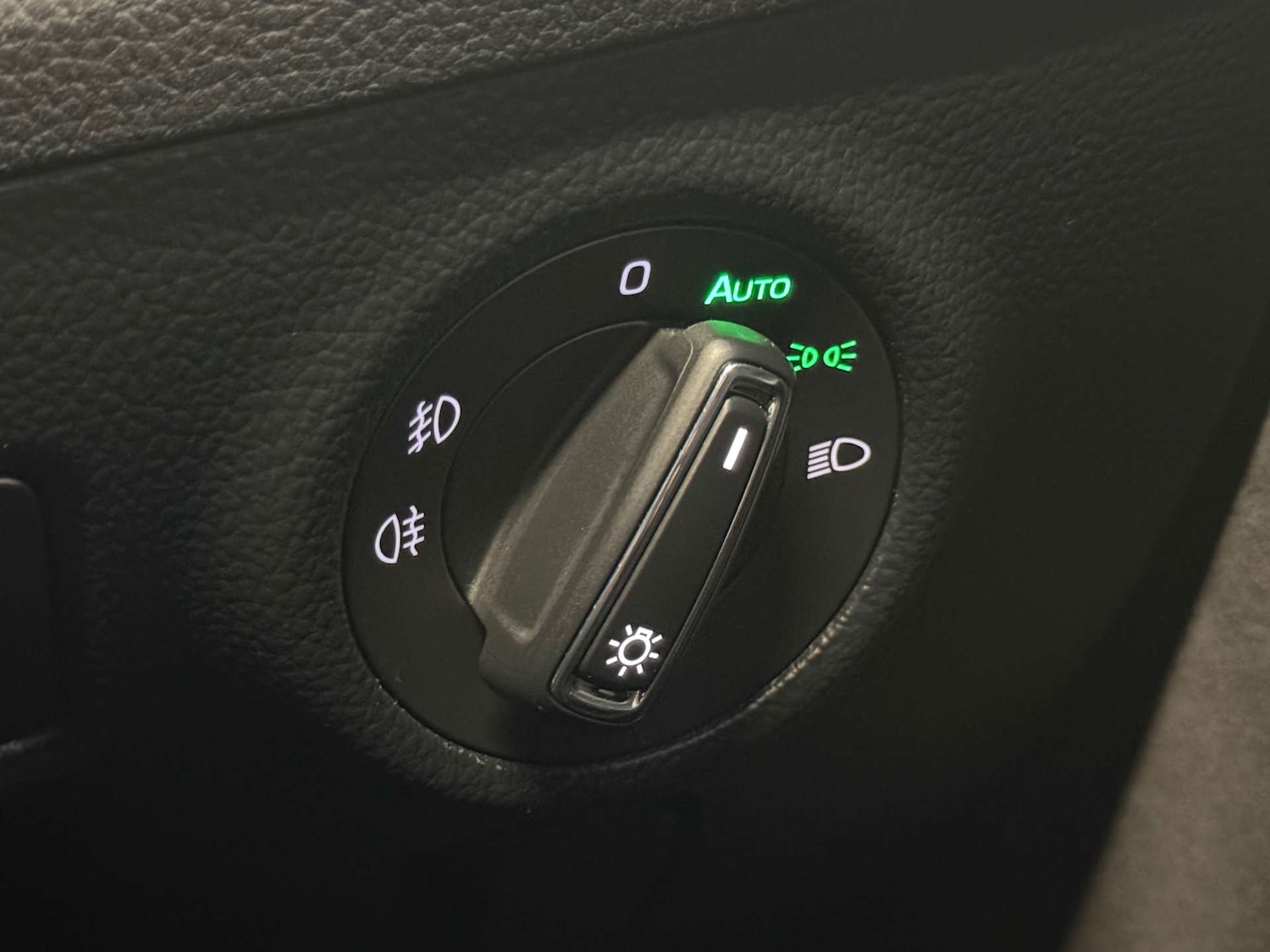 Used Skoda Superb 2017 for sale - 77621889: Photo 41