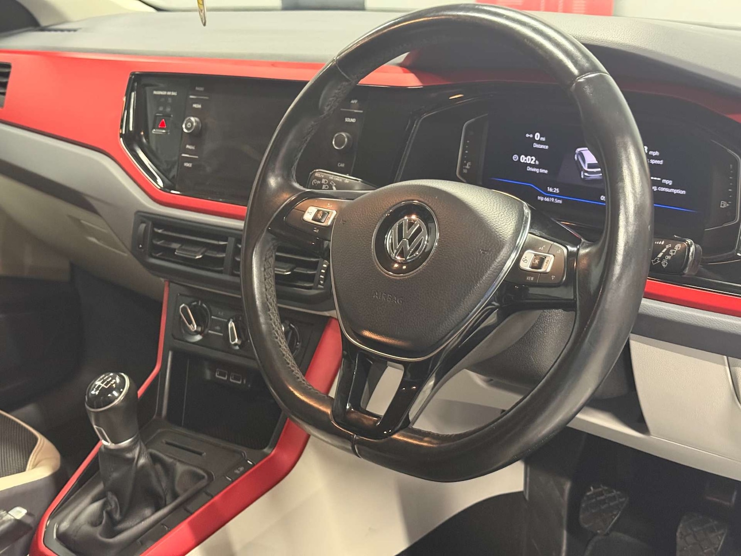 Used Volkswagen Polo 2020 for sale - 77452479: Photo 2