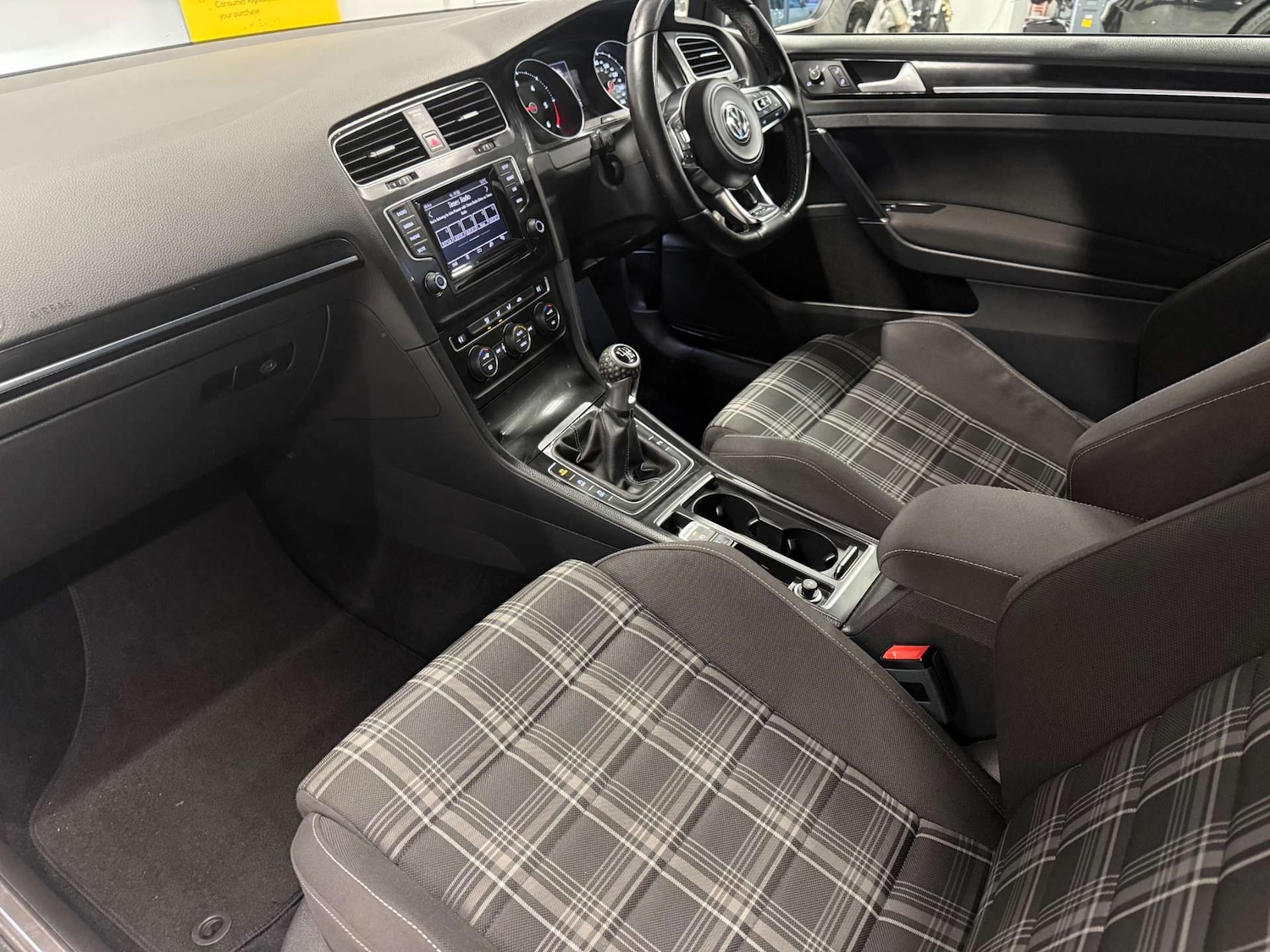 Used Volkswagen Golf 2015 for sale - 77851727: Photo 26