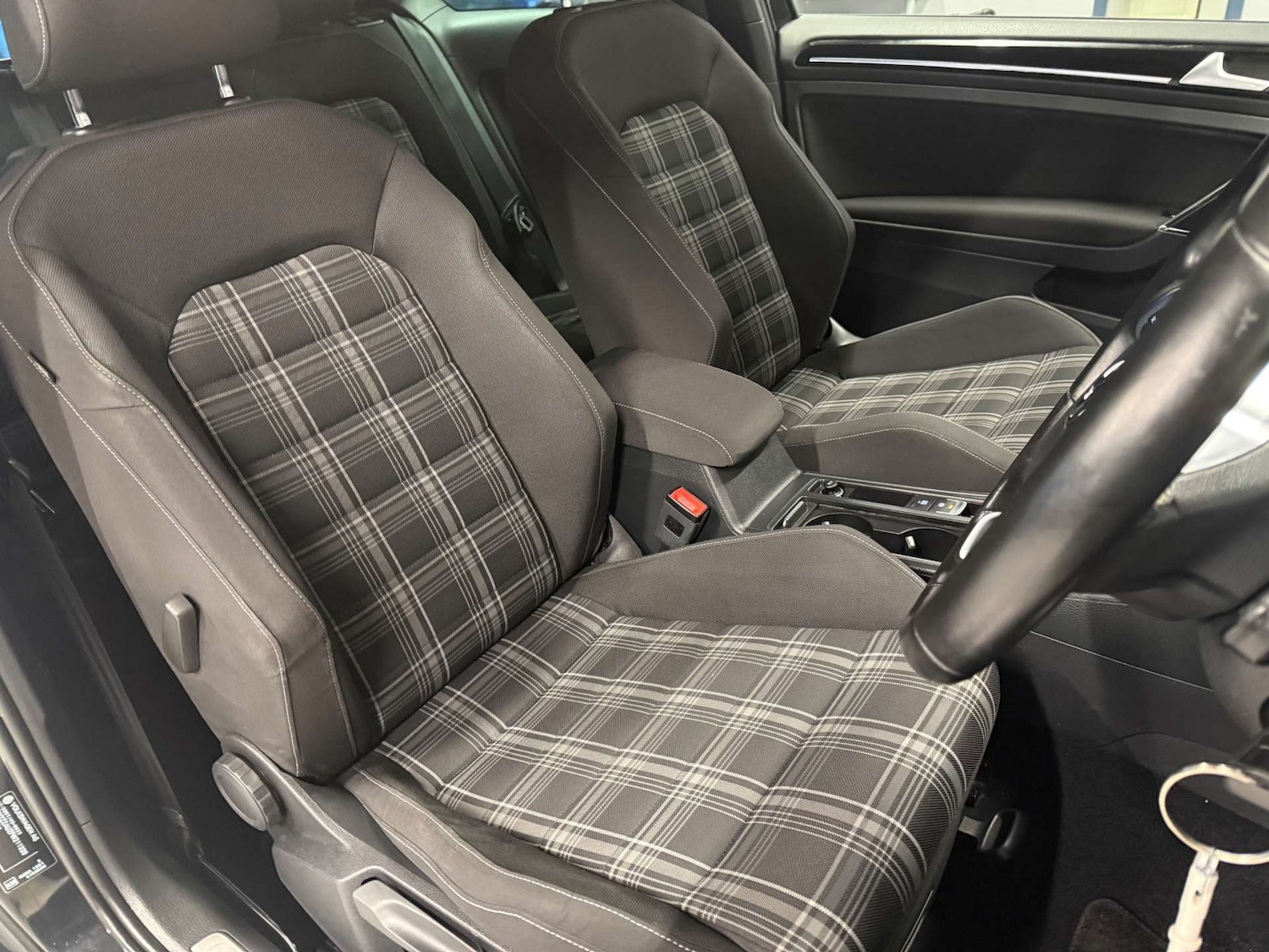 Used Volkswagen Golf 2015 for sale - 77851727: Photo 29