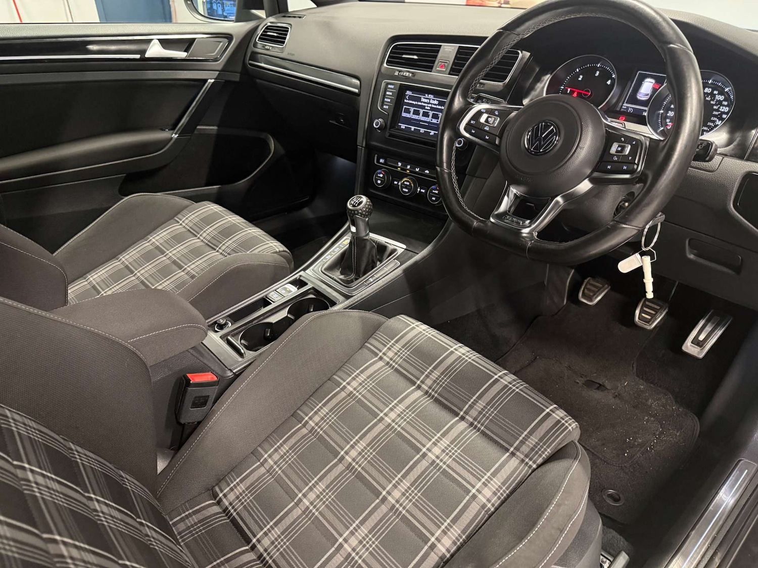 Used Volkswagen Golf 2015 for sale - 77851727: Photo 30