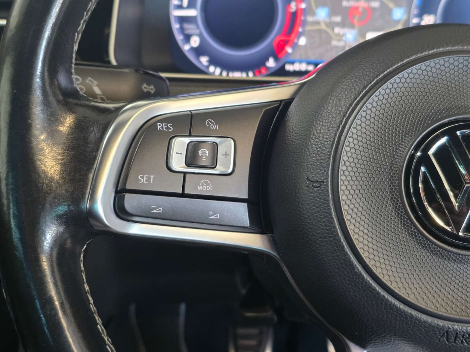 Used Volkswagen Golf 2017 for sale - 77920653: Photo 38