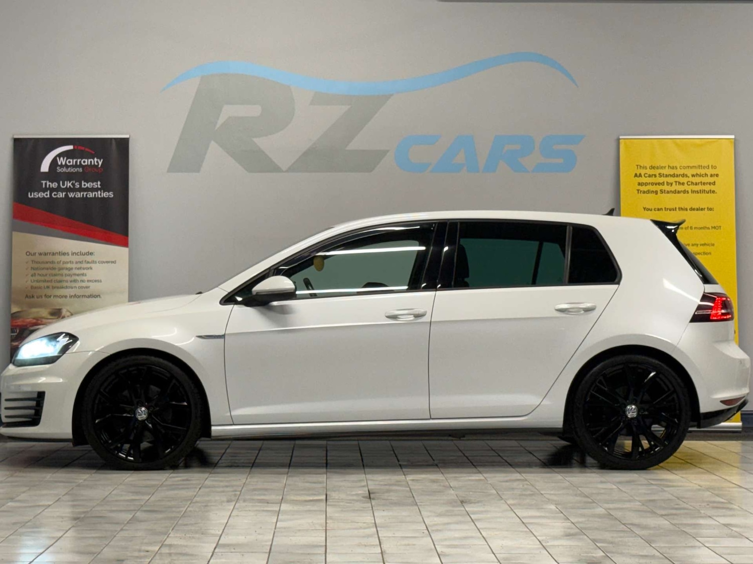 Used Volkswagen Golf 2016 for sale - 77906897: Photo 11