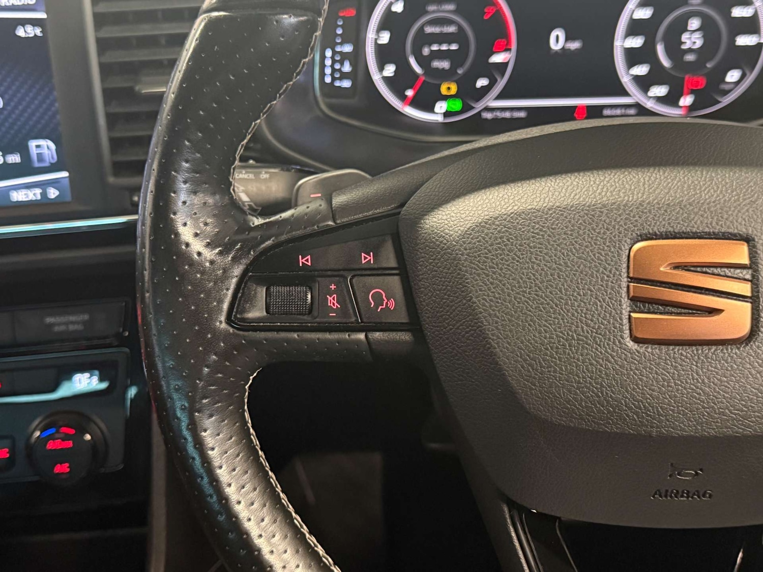 Used SEAT Leon 2019 for sale - 77241079: Photo 44