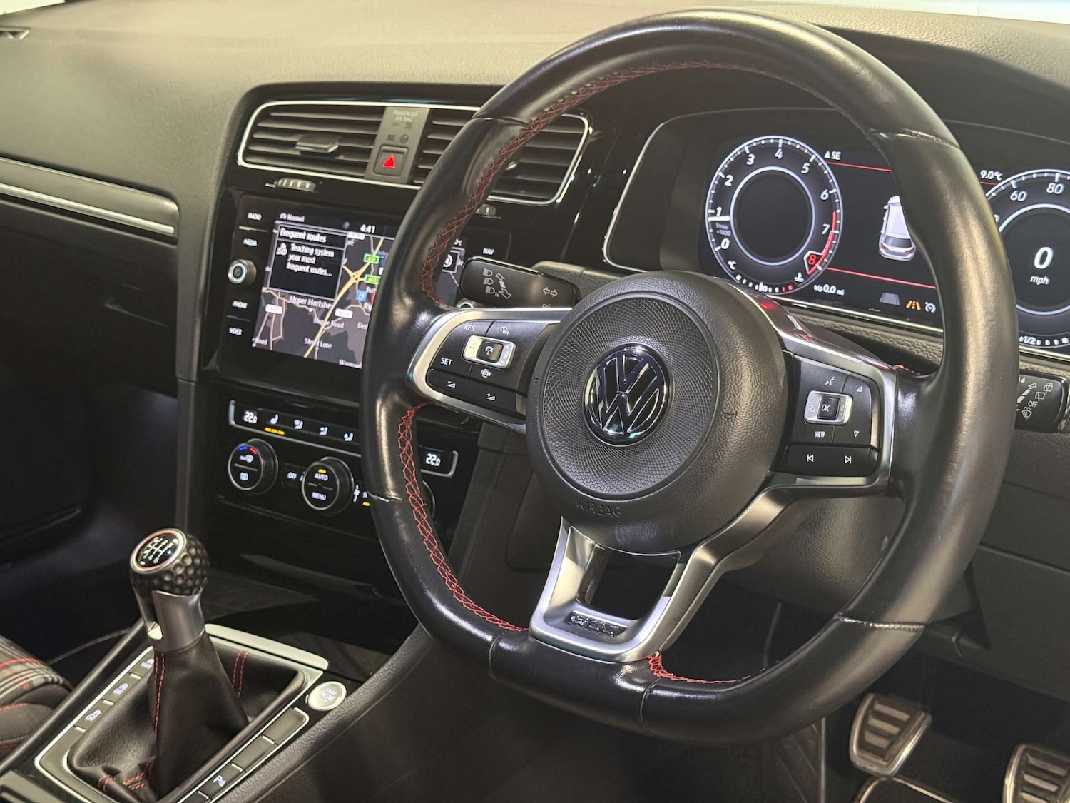 Used Volkswagen Golf 2019 for sale - 77594872: Photo 2