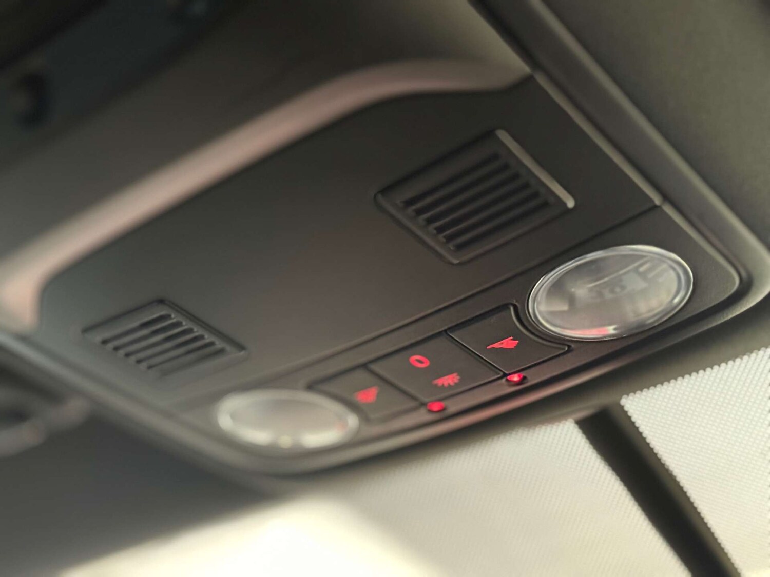 Used Volkswagen Scirocco 2017 for sale - 77556741: Photo 34