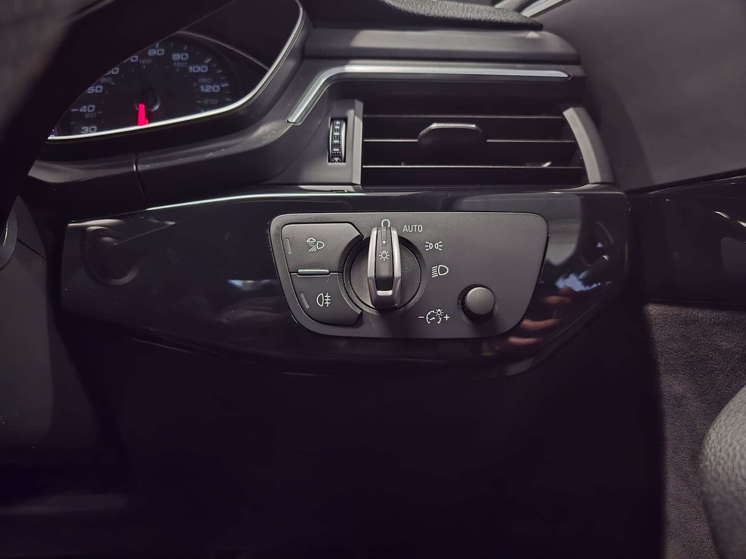 Used Audi A4 2018 for sale - 77288570: Photo 36