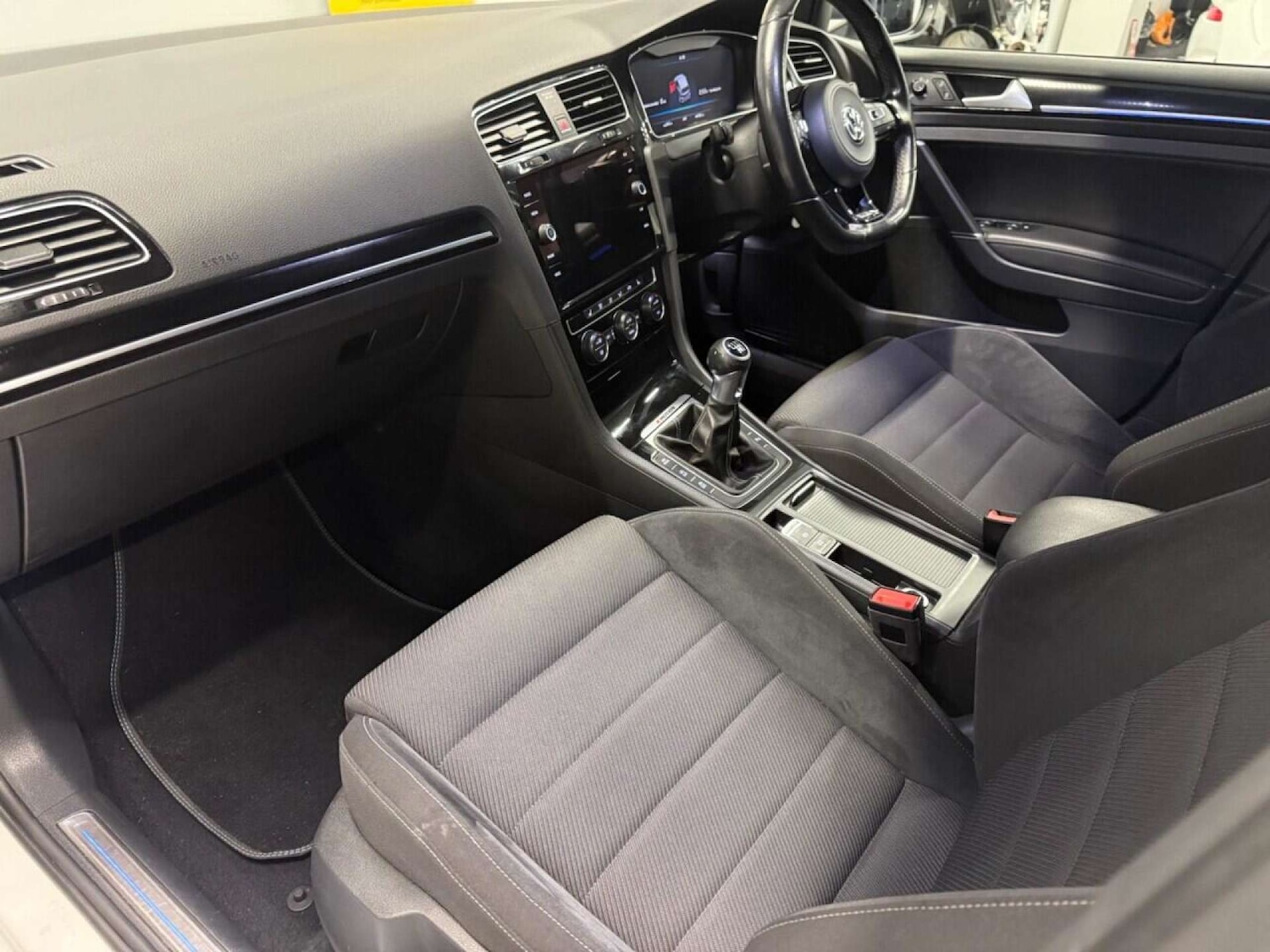 Used Volkswagen Golf 2018 for sale - 76762537: Photo 28