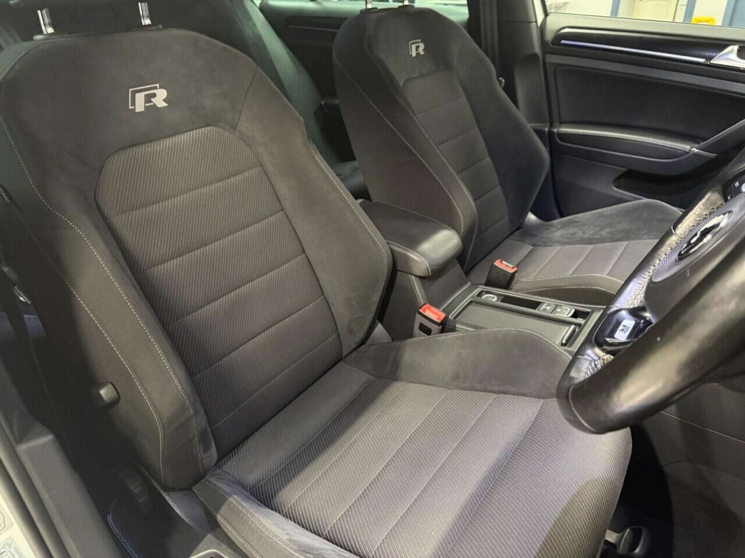 Used Volkswagen Golf 2018 for sale - 76762537: Photo 35