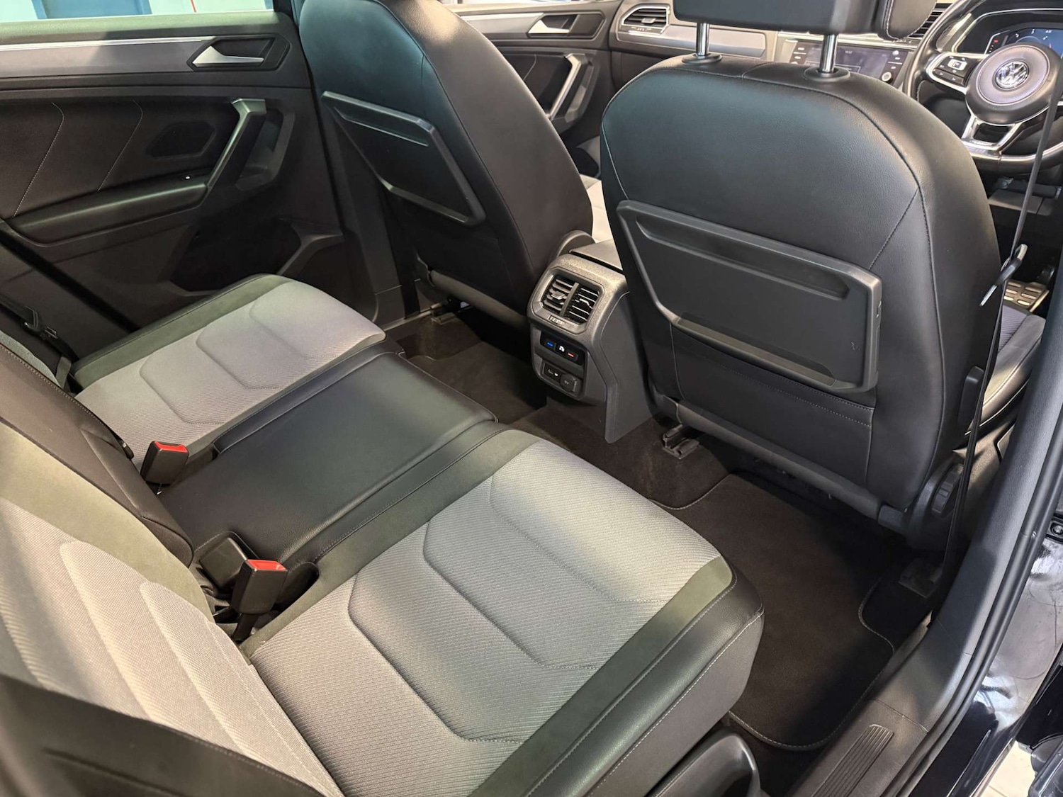 Used Volkswagen Tiguan 2019 for sale - 77399259: Photo 59