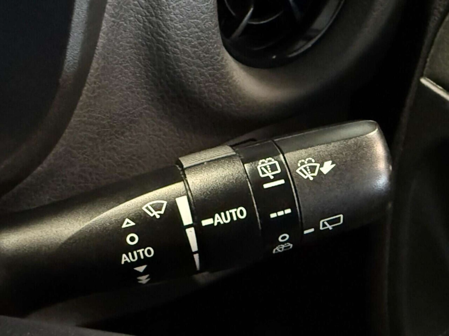 Used Toyota Yaris 2017 for sale - 76762025: Photo 20