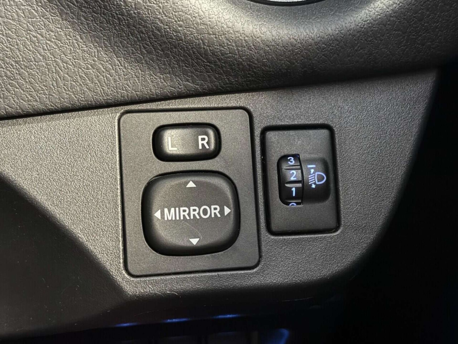 Used Toyota Yaris 2017 for sale - 76762025: Photo 21