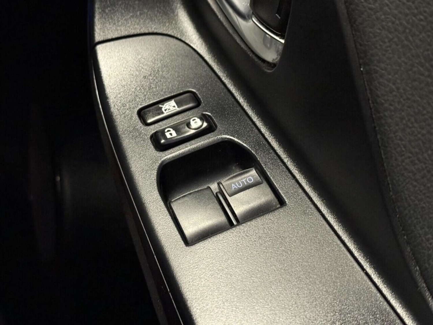 Used Toyota Yaris 2017 for sale - 76762025: Photo 24