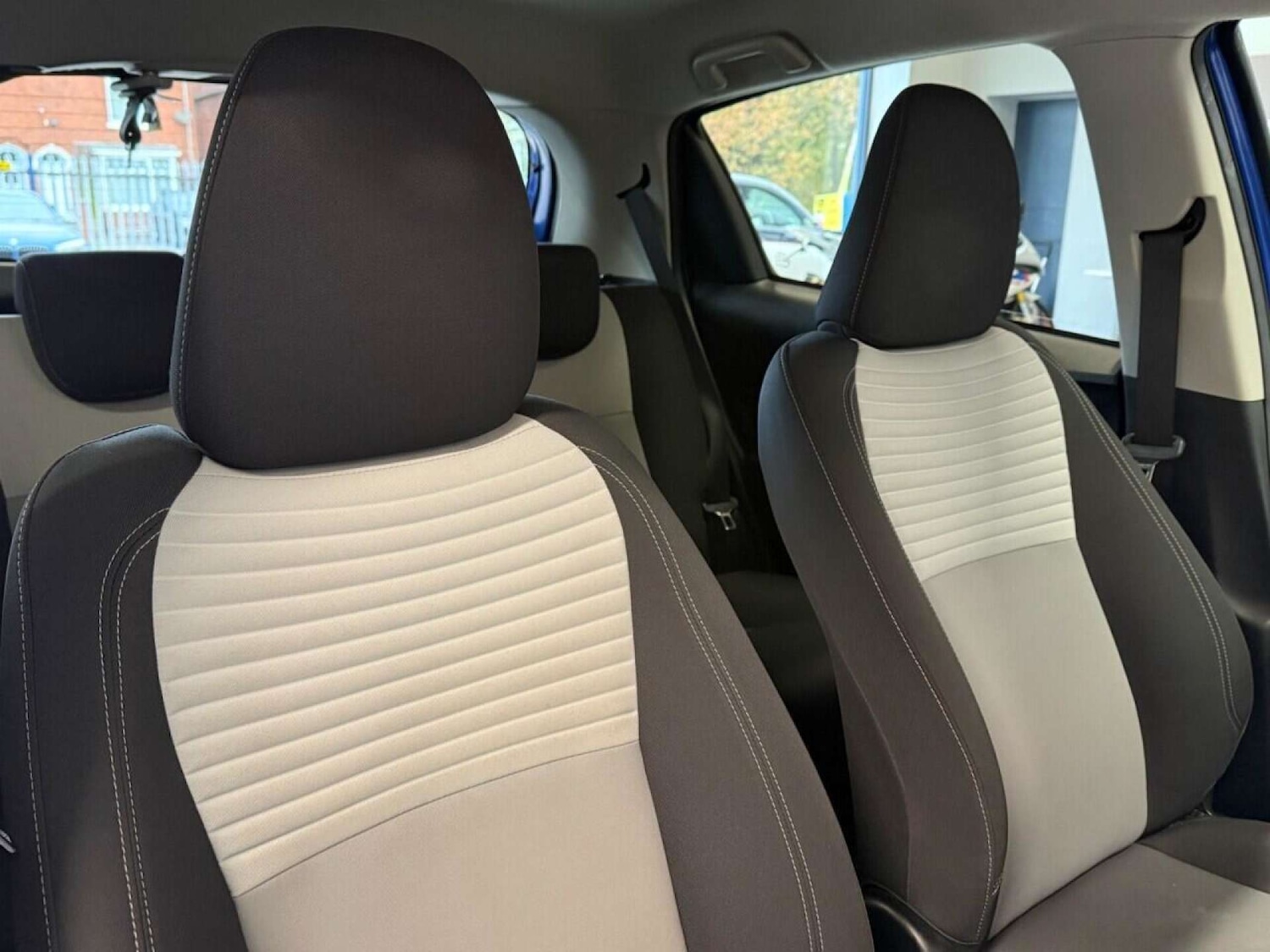 Used Toyota Yaris 2017 for sale - 76762025: Photo 3