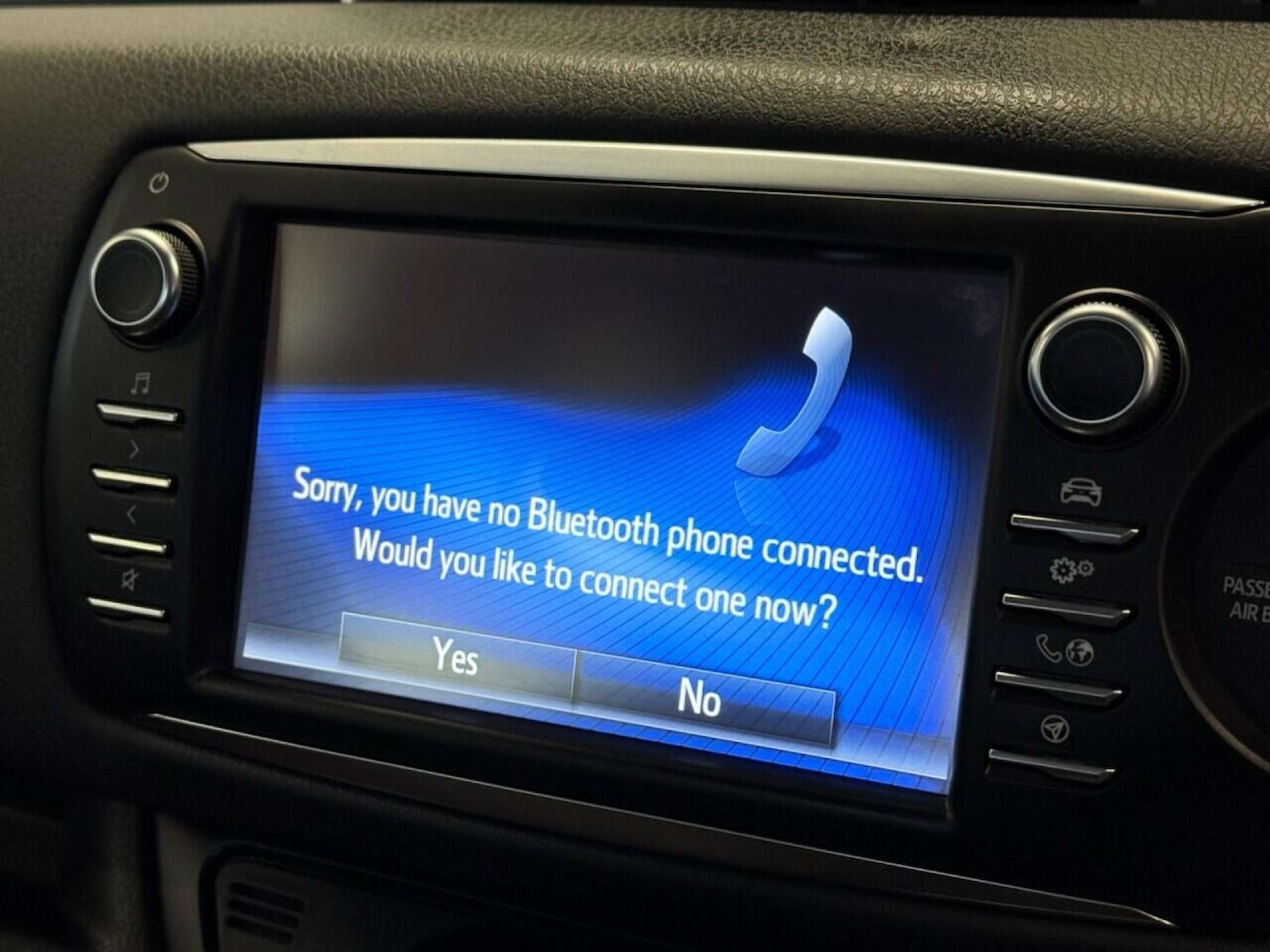 Used Toyota Yaris 2017 for sale - 76762025: Photo 31