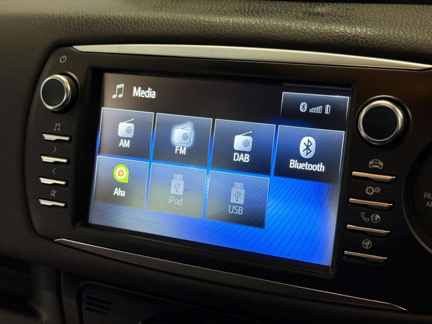 Used Toyota Yaris 2017 for sale - 76762025: Photo 35