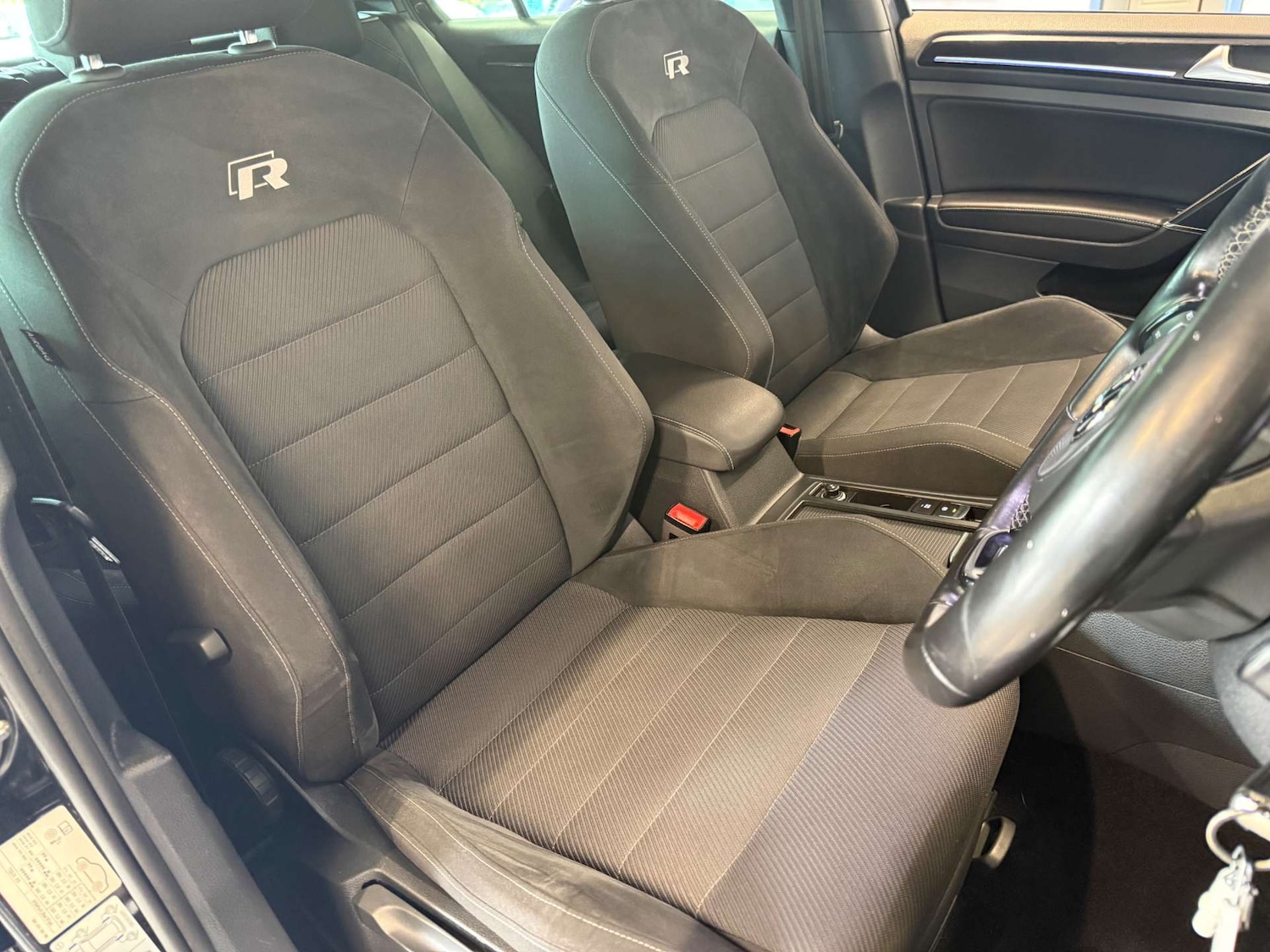 Used Volkswagen Golf 2017 for sale - 78134653: Photo 32