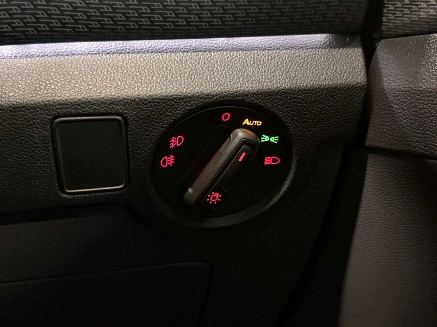 Used Volkswagen T-Cross 2019 for sale - 76762018: Photo 10