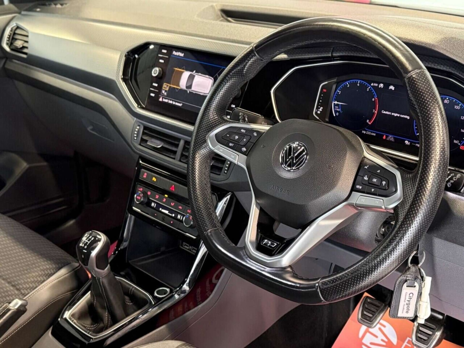 Used Volkswagen T-Cross 2019 for sale - 76762018: Photo 2