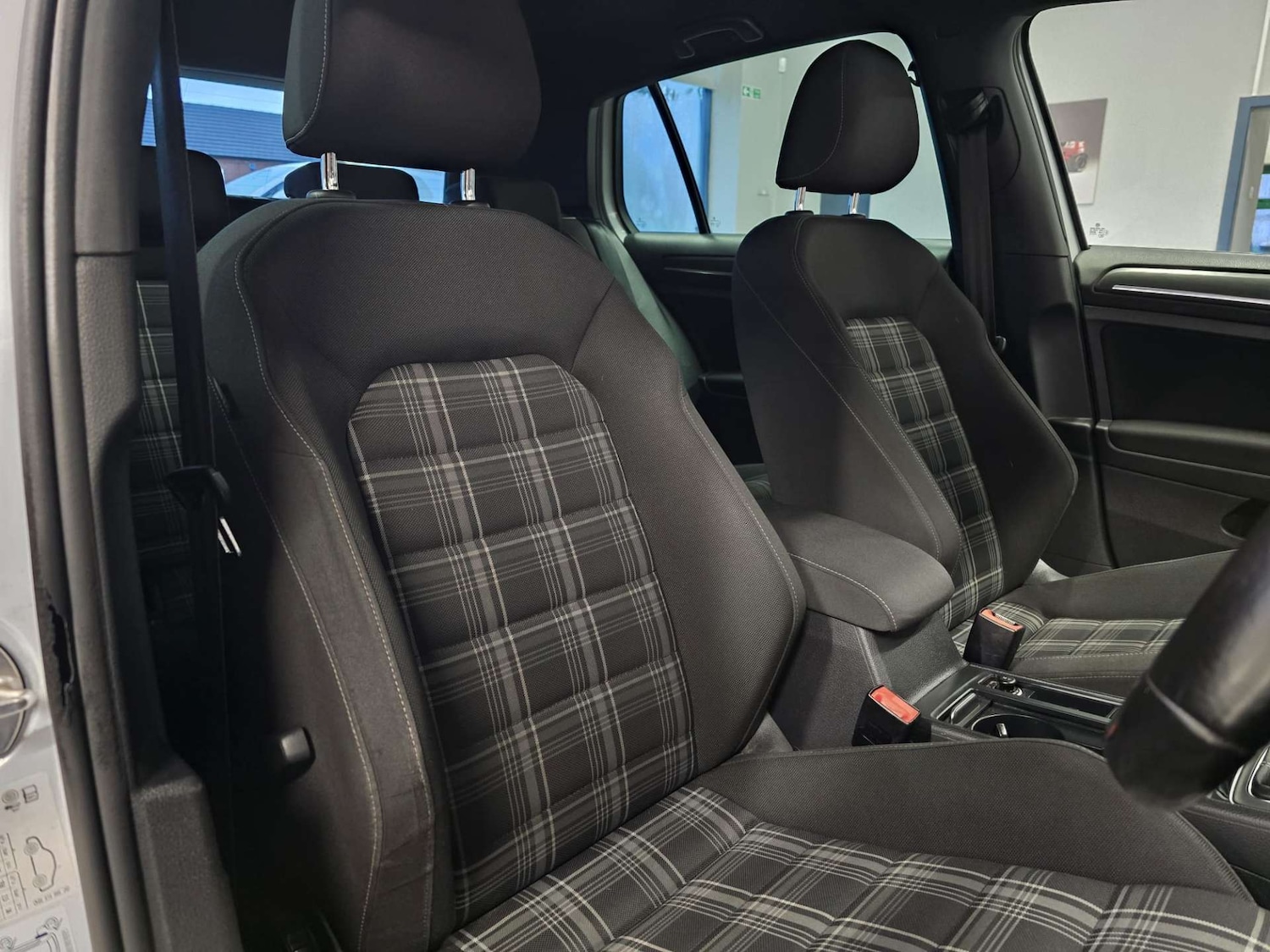 Used Volkswagen Golf 2017 for sale - 77303956: Photo 17