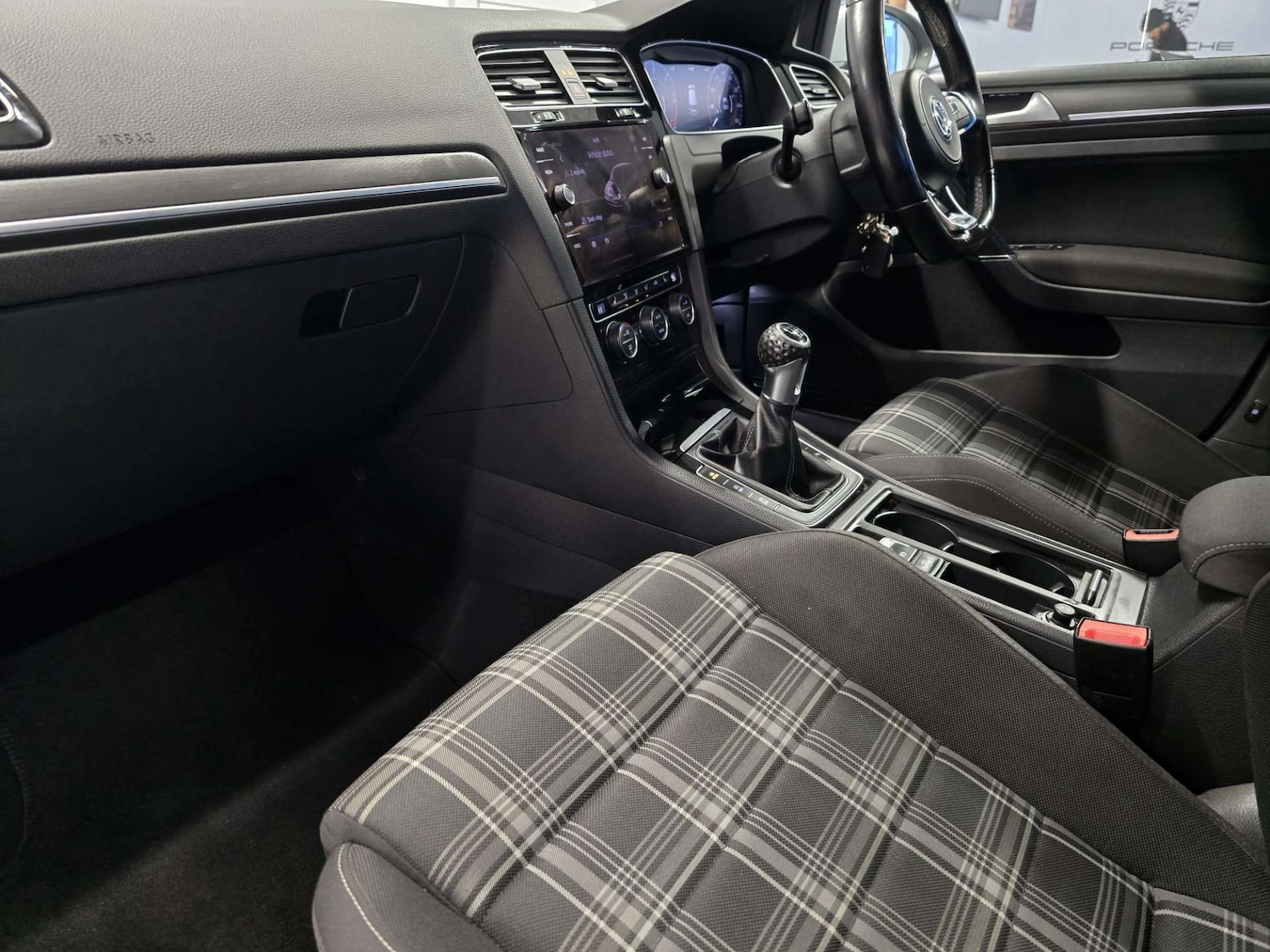 Used Volkswagen Golf 2017 for sale - 77303956: Photo 18