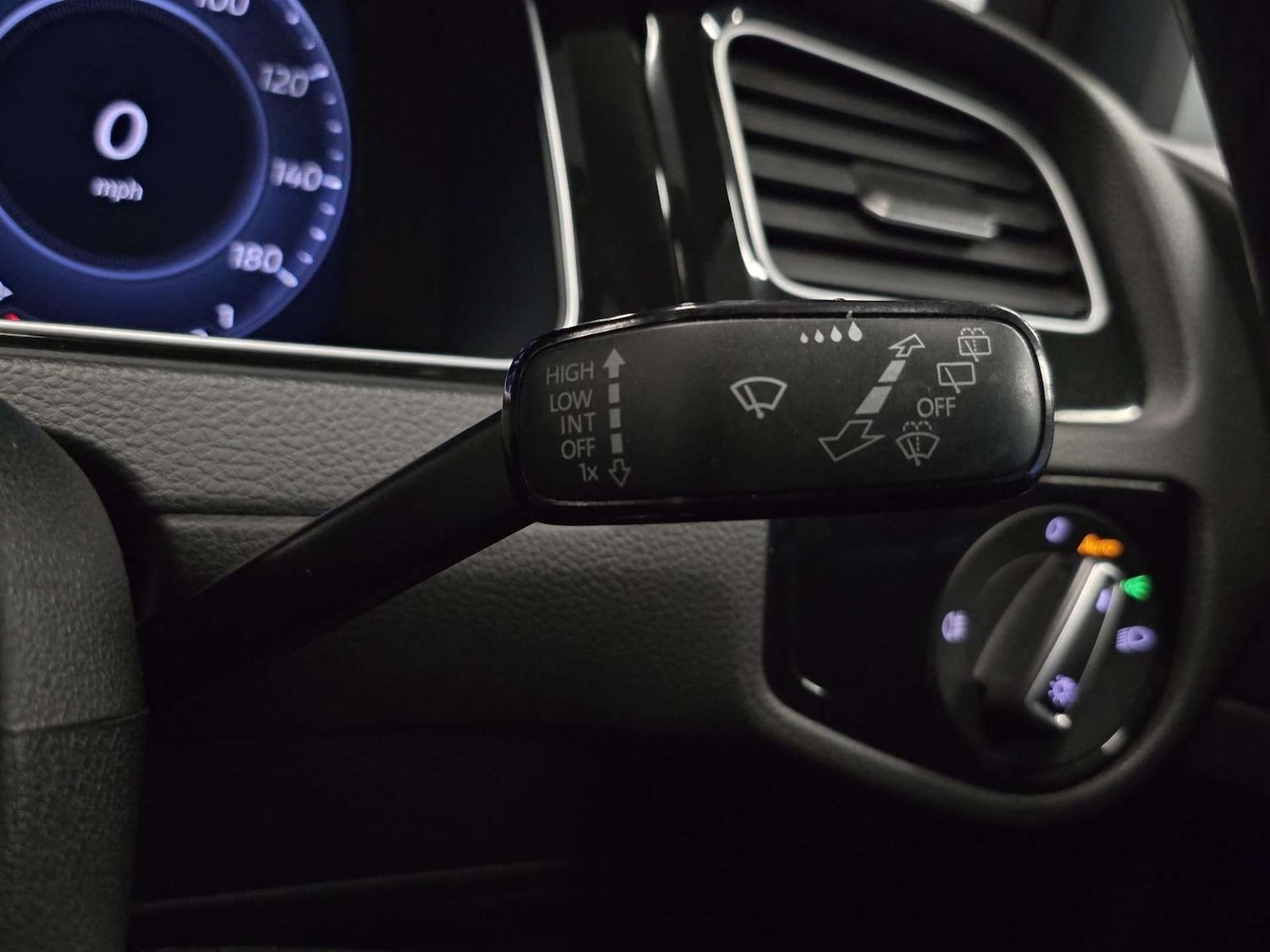 Used Volkswagen Golf 2017 for sale - 77303956: Photo 24