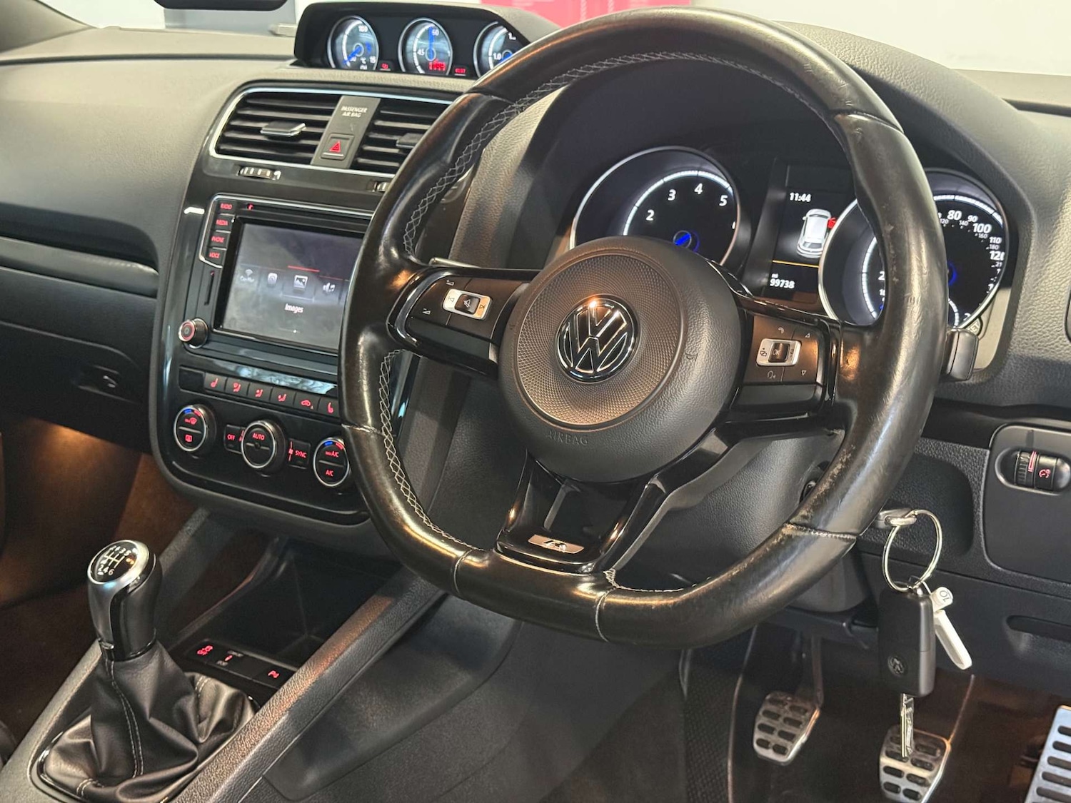 Used Volkswagen Scirocco 2017 for sale - 77494156: Photo 2