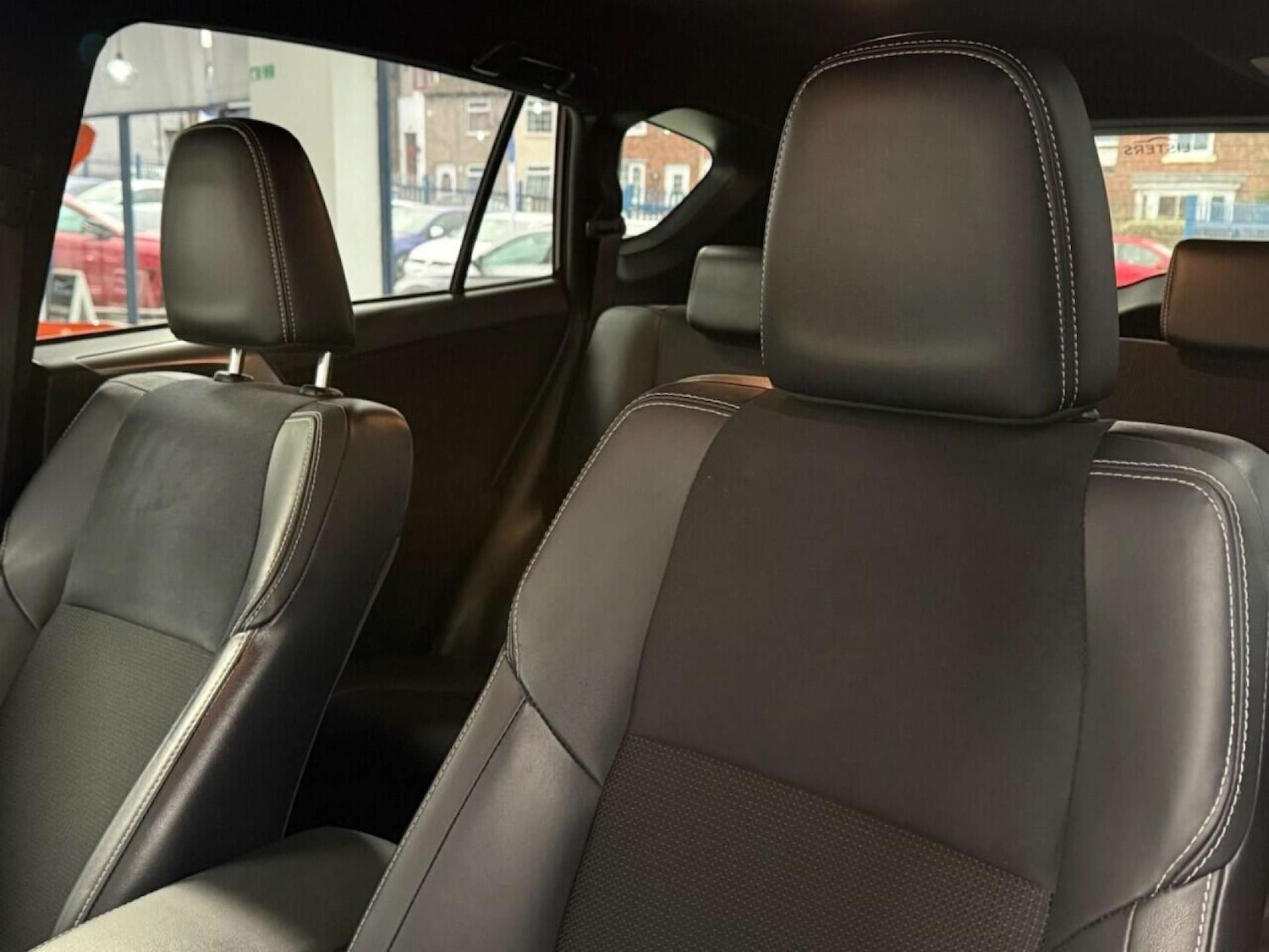 Used Toyota RAV4 2016 for sale - 76762009: Photo 34