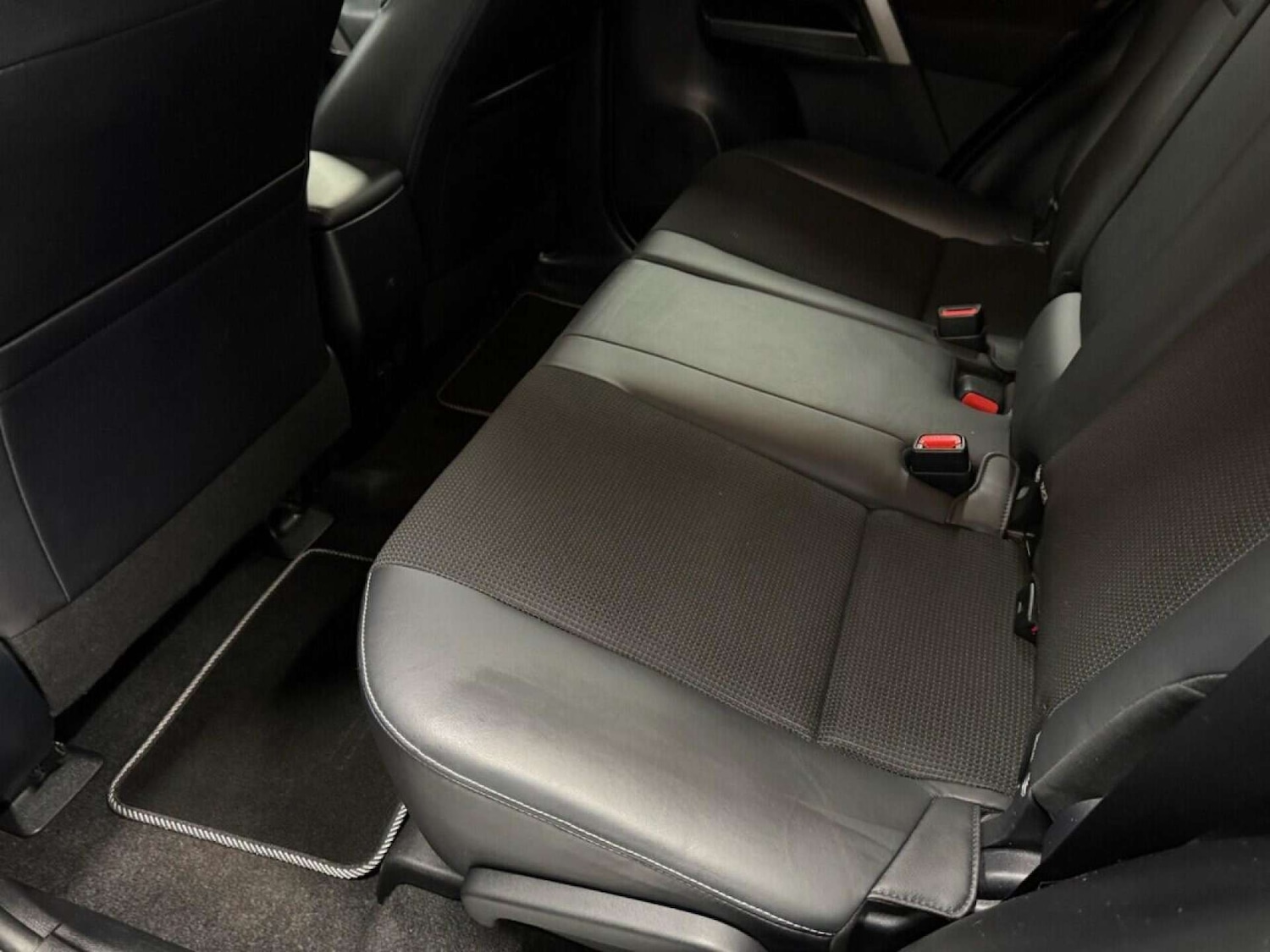 Used Toyota RAV4 2016 for sale - 76762009: Photo 38