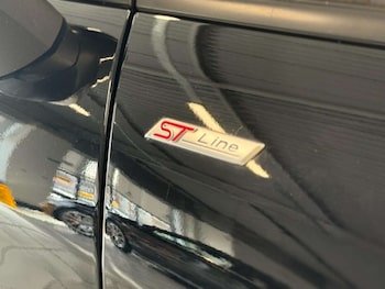 Used Ford Fiesta 2018 for sale - 76600744: Photo