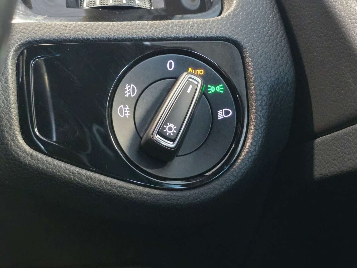 Used Volkswagen Golf 2018 for sale - 77581091: Photo 24