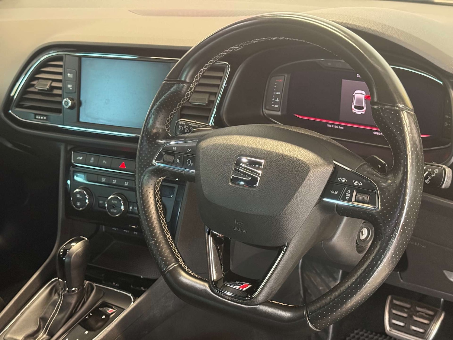 Used SEAT Leon 2018 for sale - 77235334: Photo 2