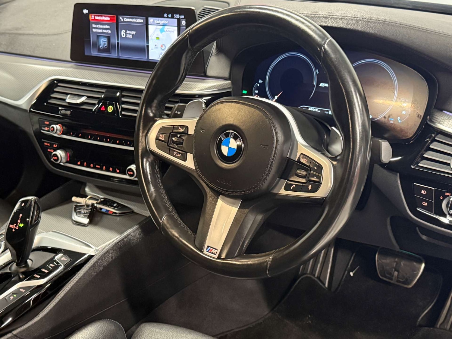 Used BMW 5 Series 2018 for sale - 77107223: Photo 2
