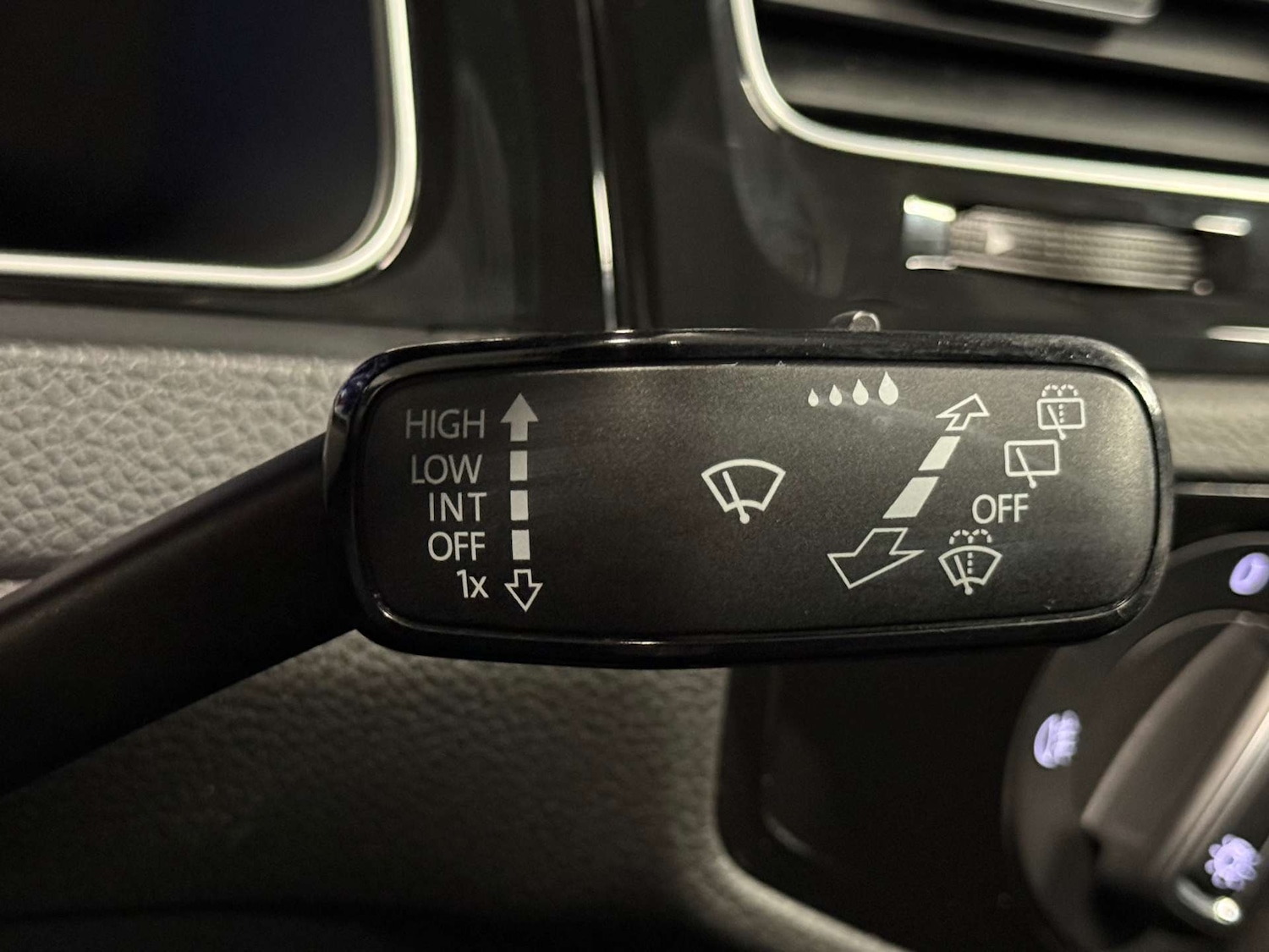 Used Volkswagen Golf 2017 for sale - 77022660: Photo 32