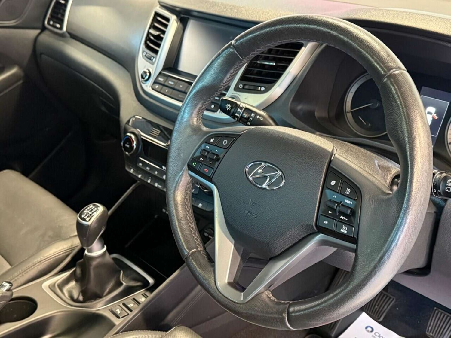 Used Hyundai TUCSON 2017 for sale - 76762003: Photo 2