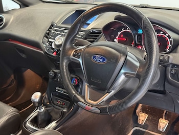 Used Ford Fiesta 2015 for sale - 78315840: Photo