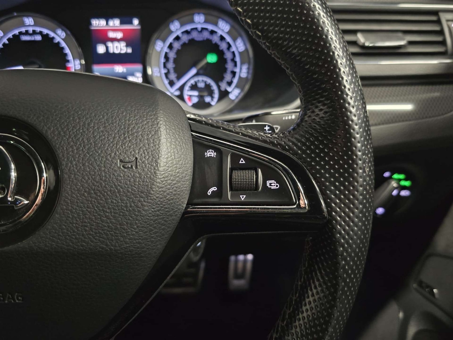 Used Skoda Superb 2017 for sale - 77187831: Photo 33