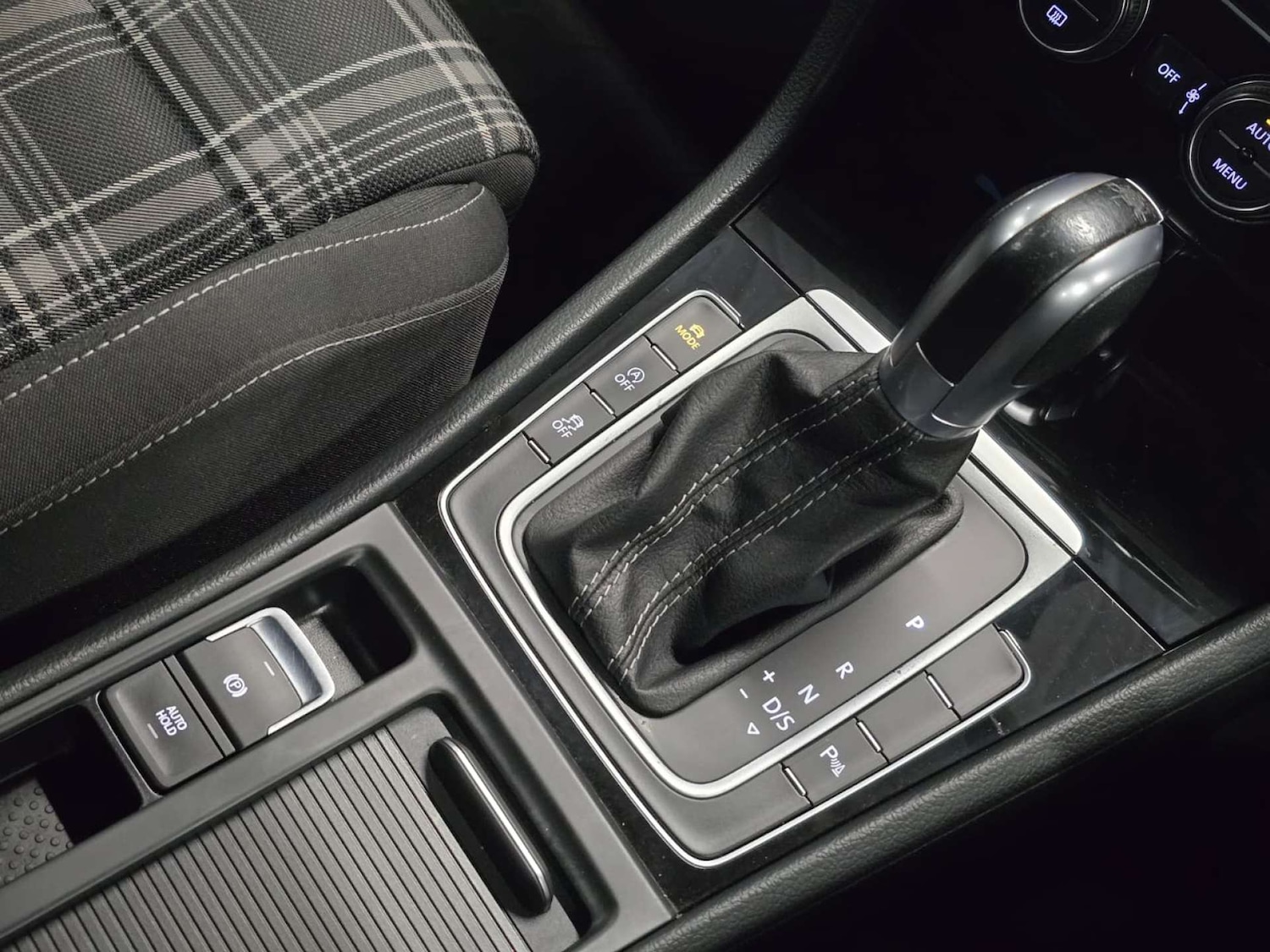 Used Volkswagen Golf 2018 for sale - 77656607: Photo 26