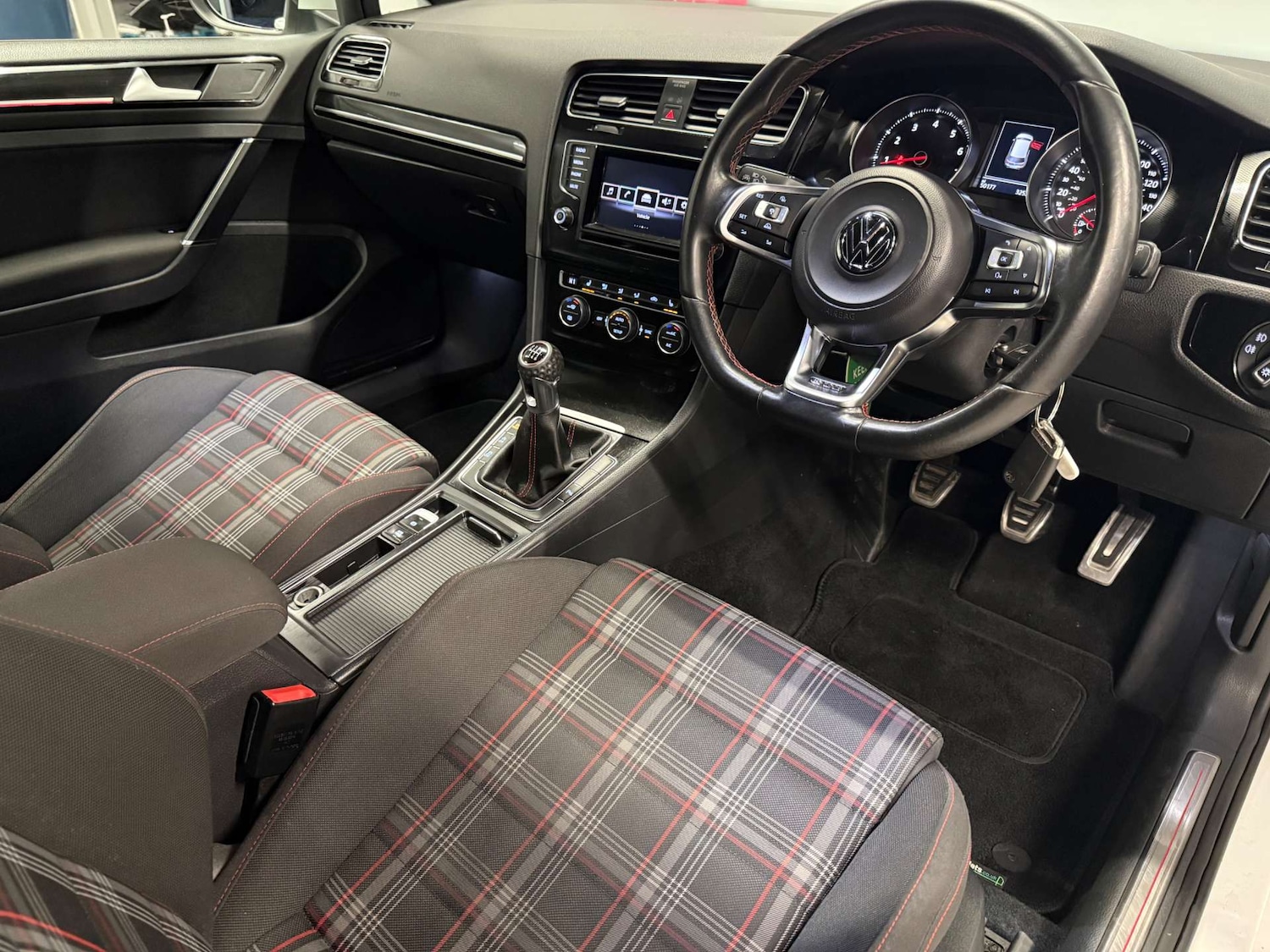 Used Volkswagen Golf 2014 for sale - 77531846: Photo 31