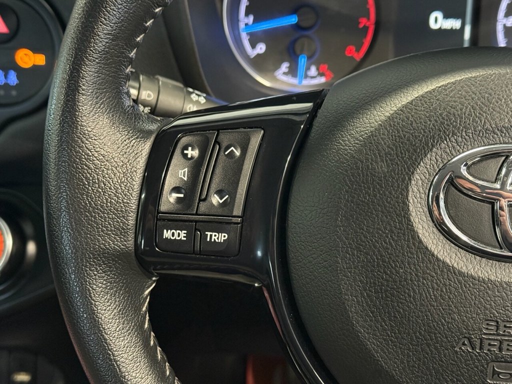 Used Toyota Yaris 2017 for sale - 76640392: Photo 10