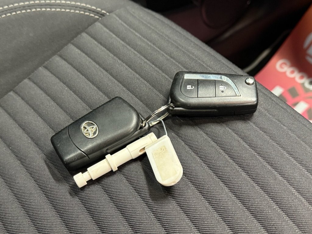 Used Toyota Yaris 2017 for sale - 76640392: Photo 14