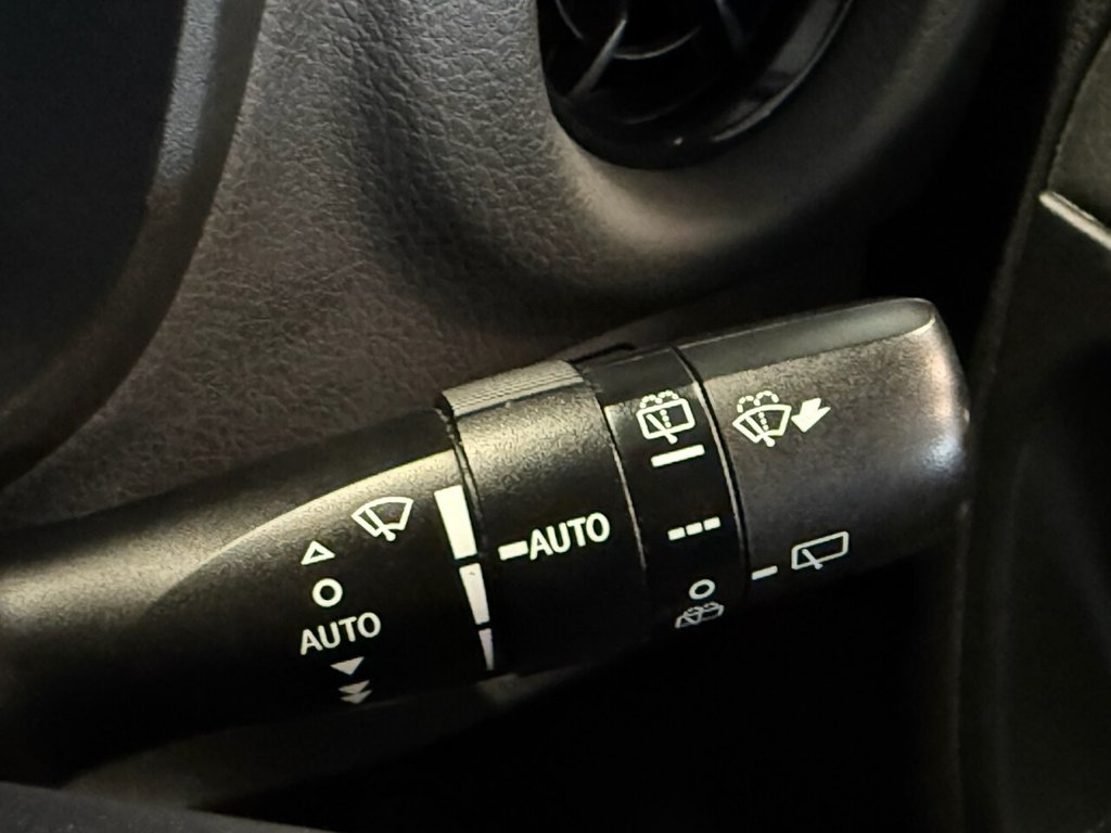 Used Toyota Yaris 2017 for sale - 76640392: Photo 20